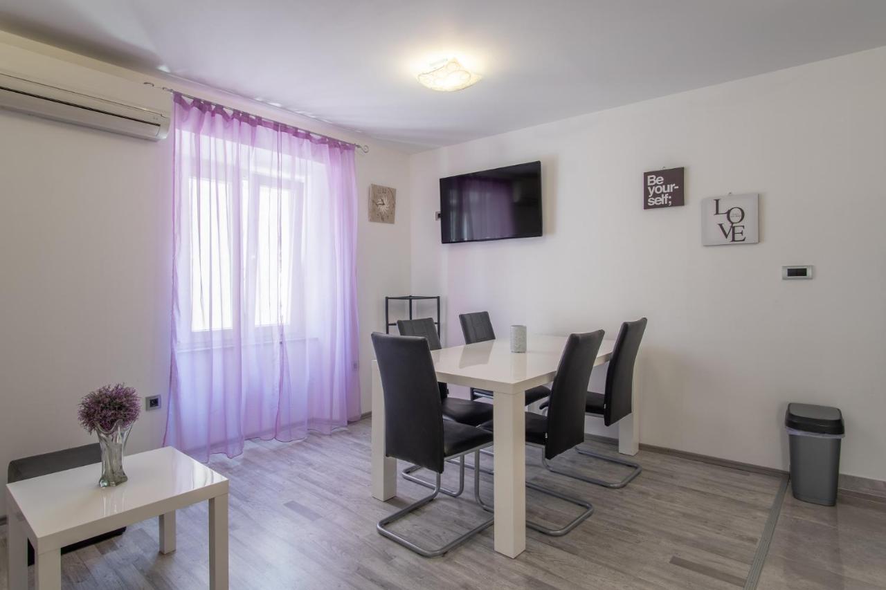 Private Holliday Apartment 파그 외부 사진